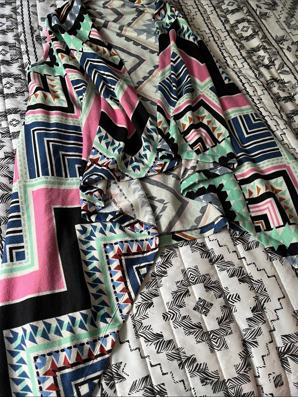Wrangler Aztec Pattern Vest - Picture 2 of 4